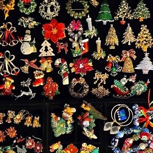 🎄Vintage Christmas Jewelry Collection (99%) available for SALE!